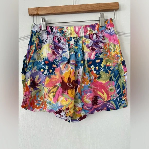 H&M - Watercolor Abstract Floral Soft Shorts - Size 4 - Picture 2 of 3